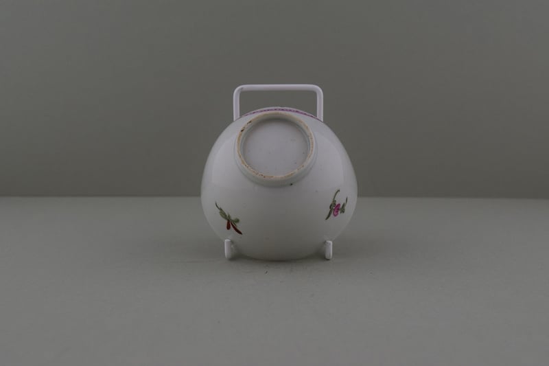 Lowestoft Porcelain Pink Rose Within a Border Pattern Teabowl and Saucer, C1780-90. h