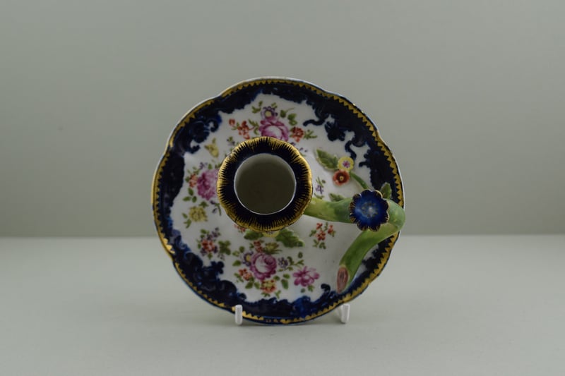 derby-porcelain-chamber-stick-c1765-75-b
