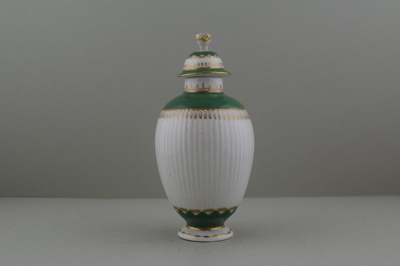 Ribbed Hand Painted Green and Gold Tea Canister and Cover, C1785.