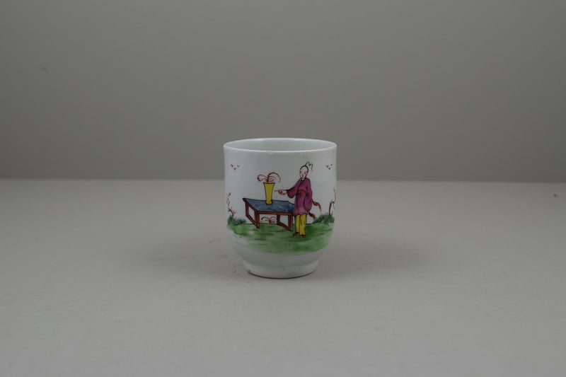 Liverpool Porcelain Richard Chaffers Mandarin Lady by a Table Pattern Coffee Cup, C1760-65 (2)