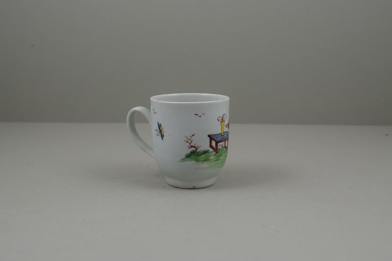 Liverpool Porcelain Richard Chaffers Mandarin Lady by a Table Pattern Coffee Cup, C1760-65 (3)