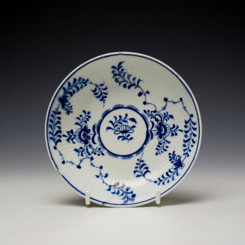 Lowestoft Immortelle Pattern Saucer c1770-75 (1)