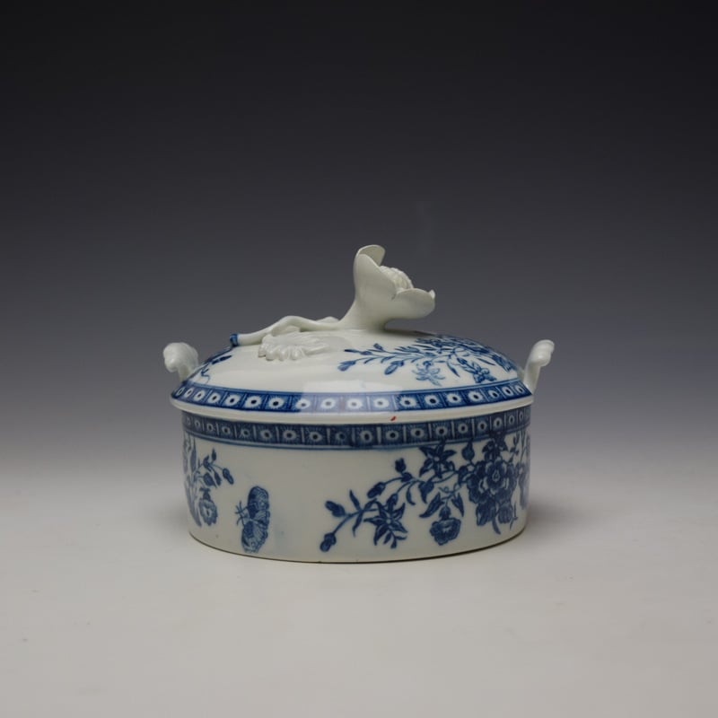 Caughley Three Flowers Pattern Buttertub Cover and Stand c1775-78 (1)
