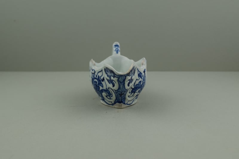 vauxhall-porcelain-molded-sauceboat-c1758-60-c