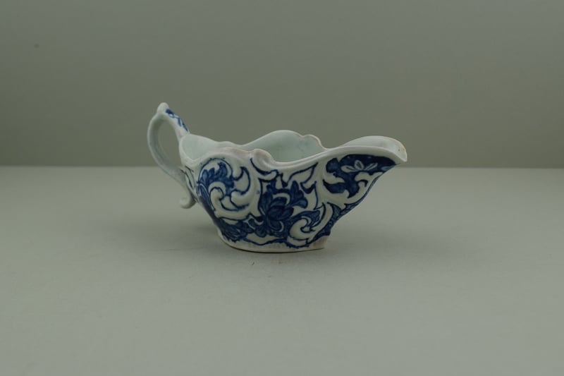 vauxhall-porcelain-molded-sauceboat-c1758-60-d