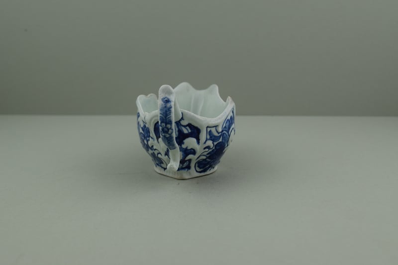 vauxhall-porcelain-molded-sauceboat-c1758-60-f