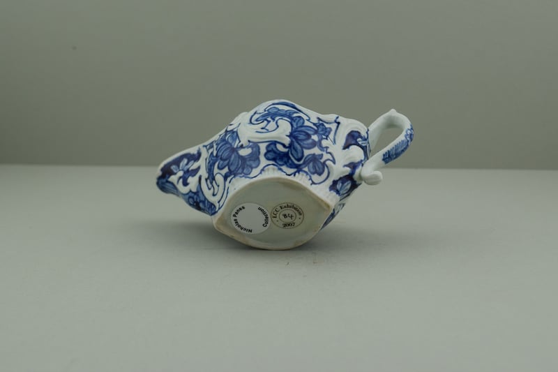 vauxhall-porcelain-molded-sauceboat-c1758-60-h