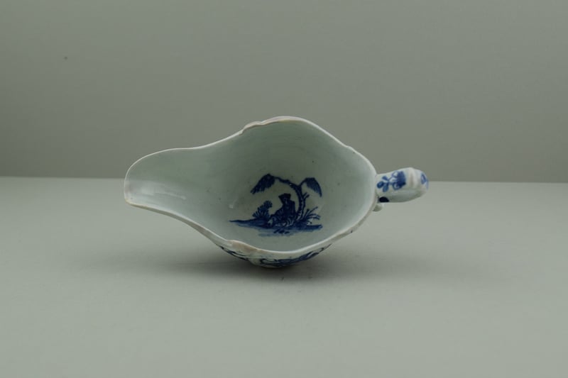 vauxhall-porcelain-molded-sauceboat-c1758-60-i