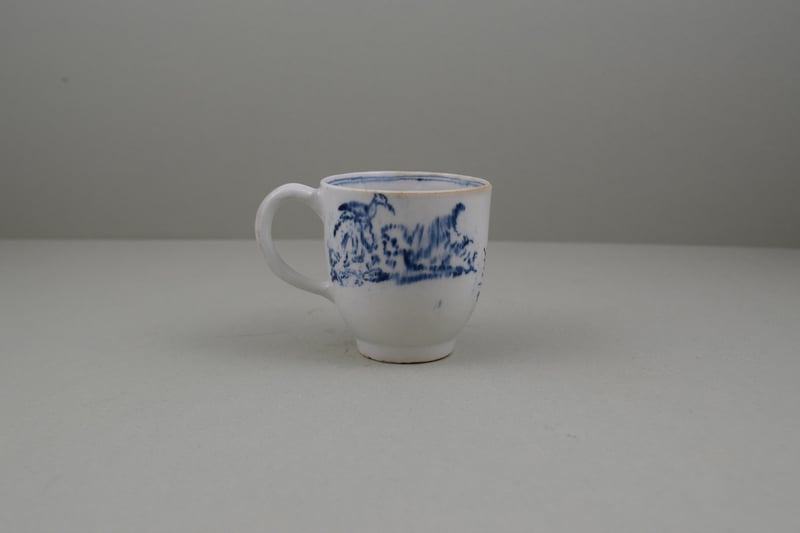 Lowestoft Porcelain Chinese Tea Party Pattern Coffee Cup, C1770 (4)