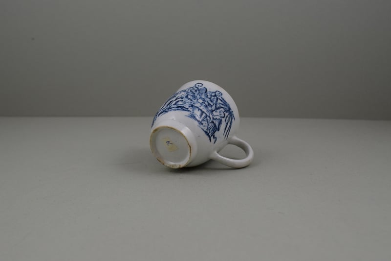 Lowestoft Porcelain Chinese Tea Party Pattern Coffee Cup, C1770 (7)