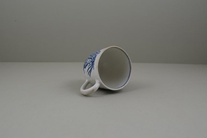 Lowestoft Porcelain Chinese Tea Party Pattern Coffee Cup, C1770 (8)