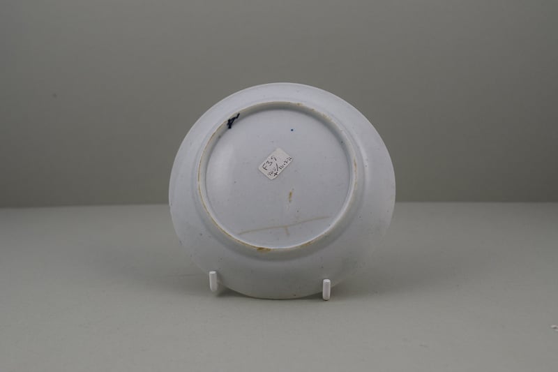 Lowestoft Porcelain Very Rare Windy Day Pattern Teabowl and Saucer, C1760 (10)