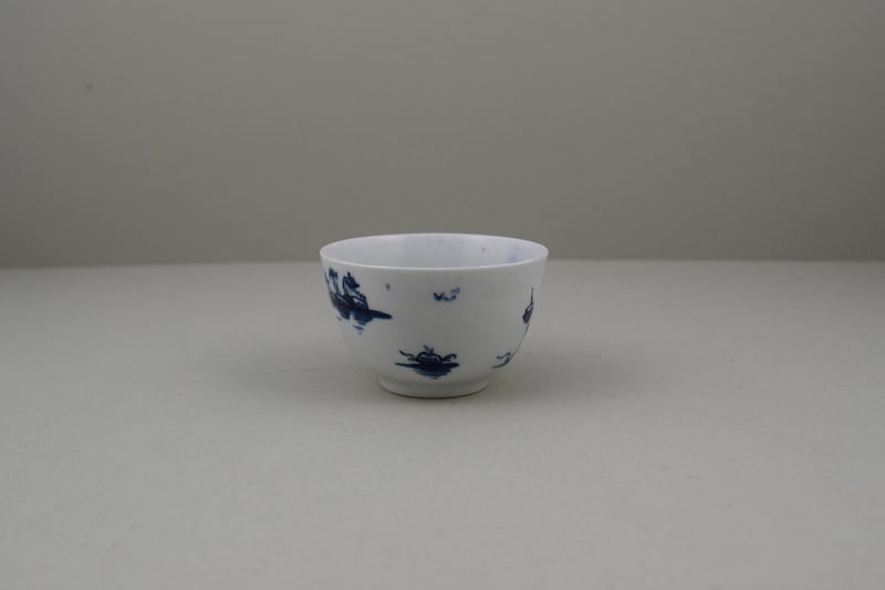 Lowestoft Porcelain Very Rare Windy Day Pattern Teabowl and Saucer, C1760 (4)