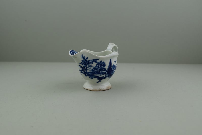 worcester-porcelain-first-period-obelisk-and-fisherman-pattern-creamboat-c1780-85-b