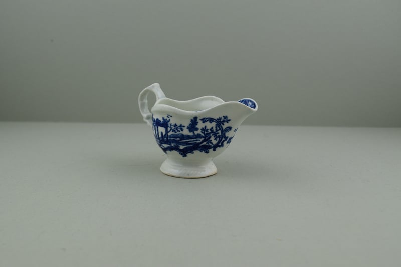 worcester-porcelain-first-period-obelisk-and-fisherman-pattern-creamboat-c1780-85-d