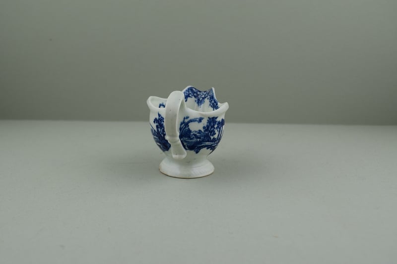worcester-porcelain-first-period-obelisk-and-fisherman-pattern-creamboat-c1780-85-f