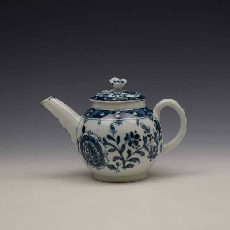Lowestoft Porcelain Sunflower Pattern Toy Teapot and Cover c1762-63 (1)