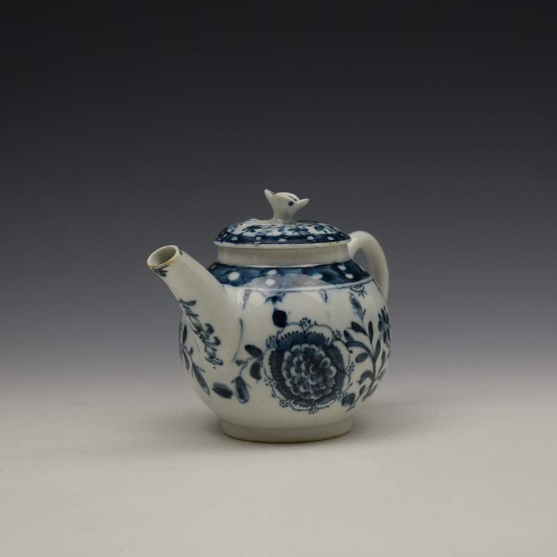Lowestoft Porcelain Sunflower Pattern Toy Teapot and Cover c1762-63 (3)