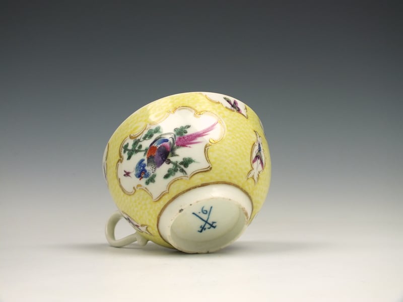 First period Worcester yellow ground tea cup and saucer (7)