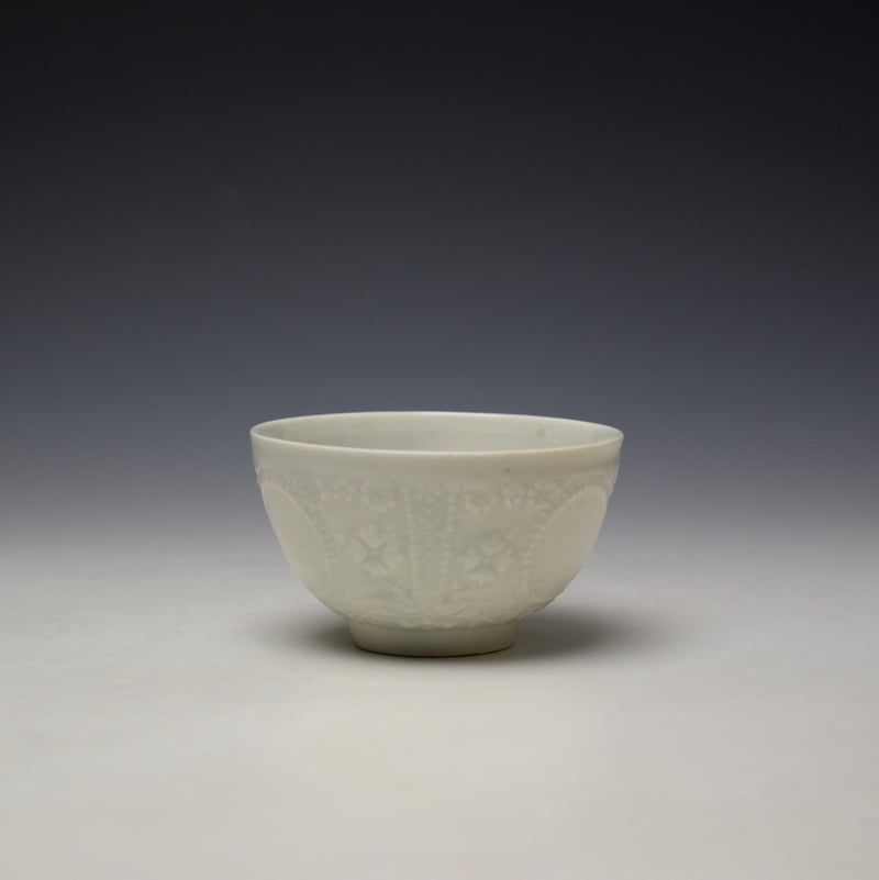 Lowestoft White Hughes Moulded Teabowl and Saucer c1762-65 (3)