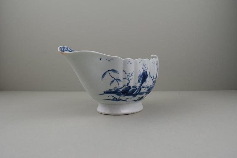 Worcester Porcelain First Period Fringed Tree Pattern Sauceboat (2)