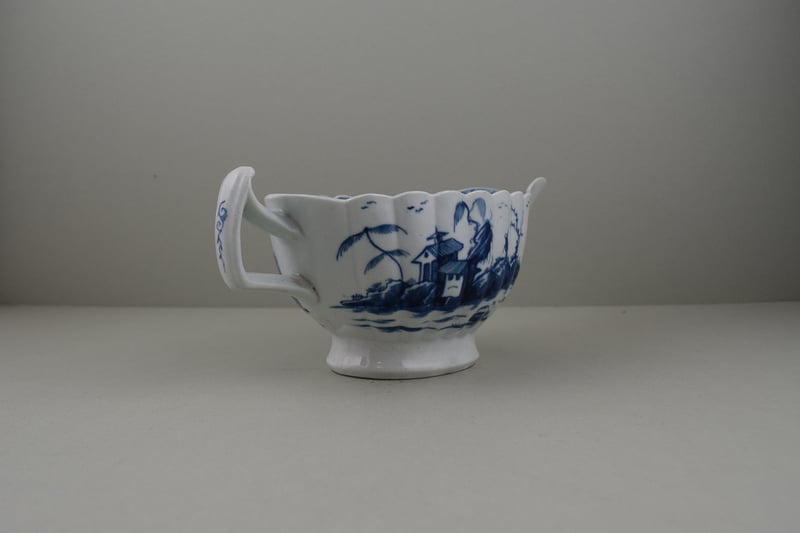 Worcester Porcelain First Period Fringed Tree Pattern Sauceboat (6)